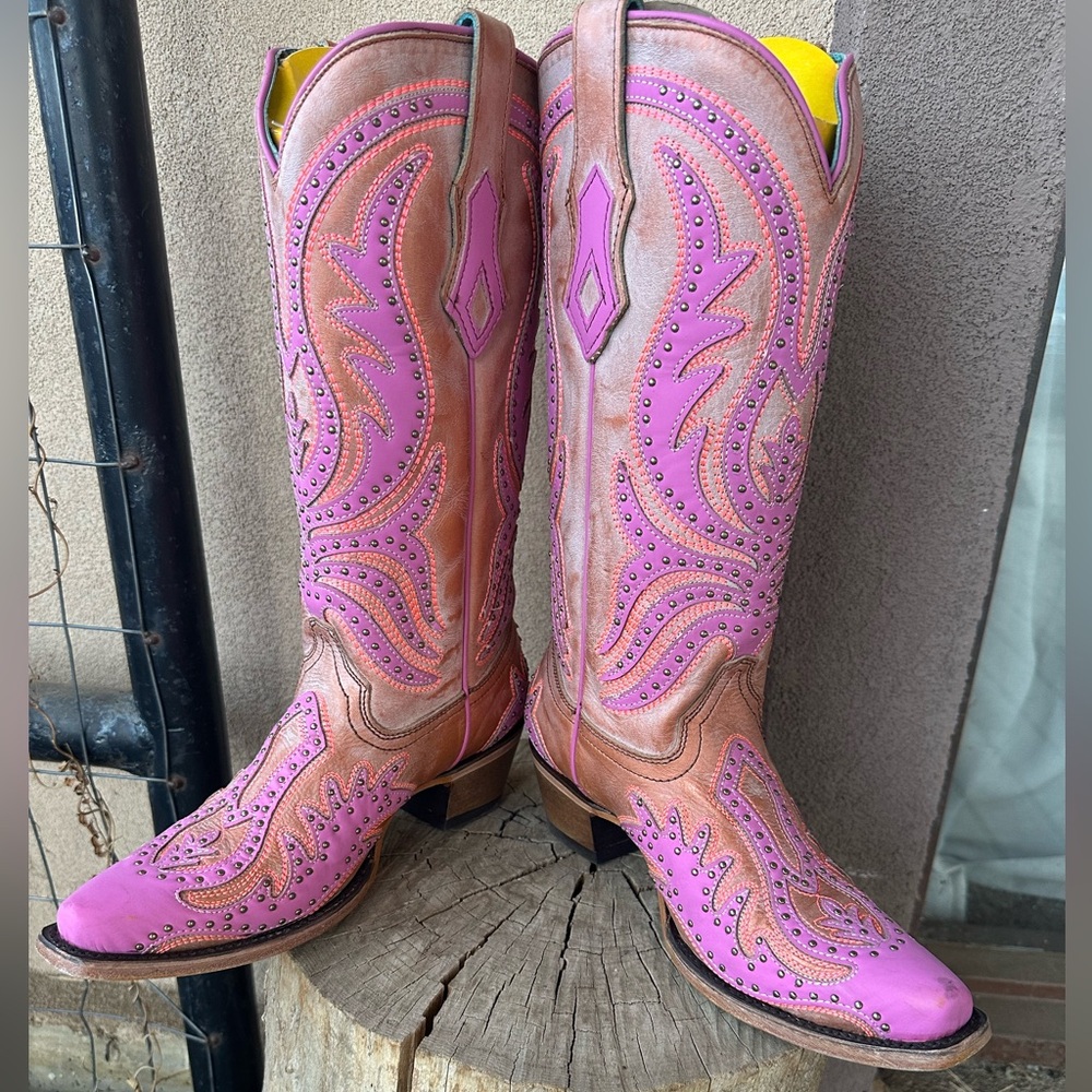 PINK FLUORESCENT EMBROIDERY AND STUDS SNIP TOE COWBOY BOOT